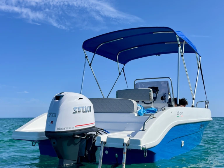 Saver Saver 585 Open in Sant Andreu de Llavaneres on SamBoat