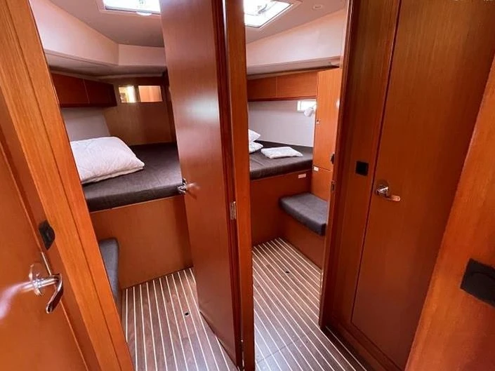 Bavaria Bavaria Cruiser 46 /4cab in Kos on SamBoat