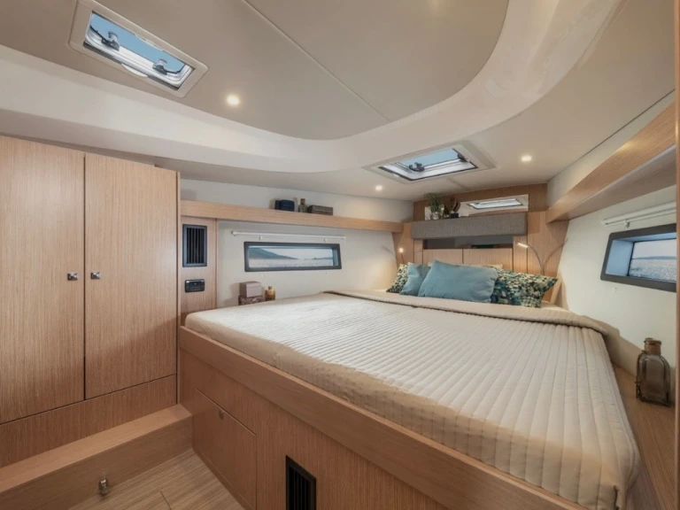 Yacht charter Skiathos cheap Bavaria C42 /3cab