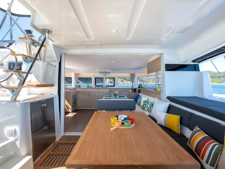 Catamaran rental in Gouvia - Lagoon Lagoon 43 (6 cab.)