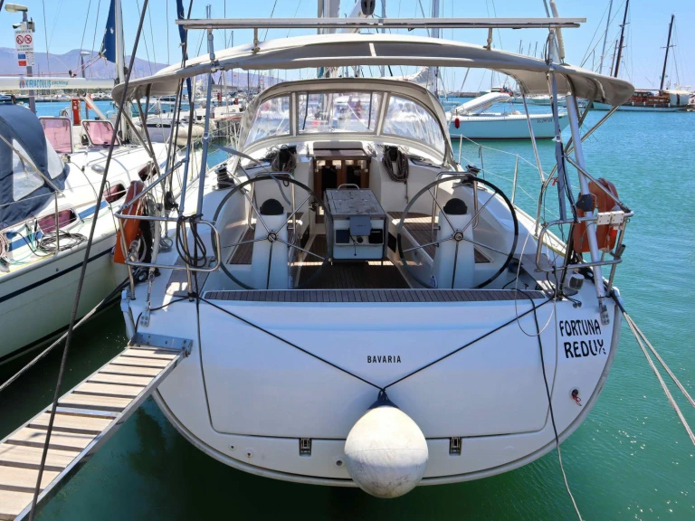 Sailboat rental in Néa Péramos - Bavaria Bavaria Cruiser 40 /3cab