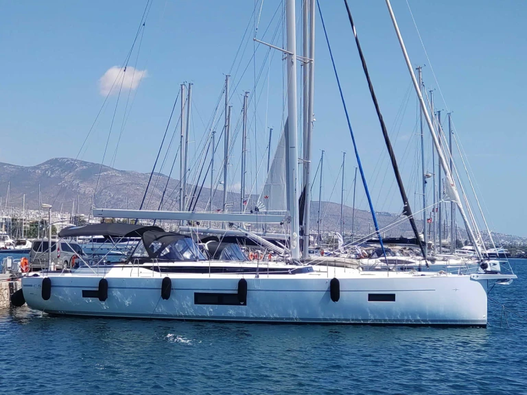 Bareboat Rental Sailboat Bavaria with a boat licence