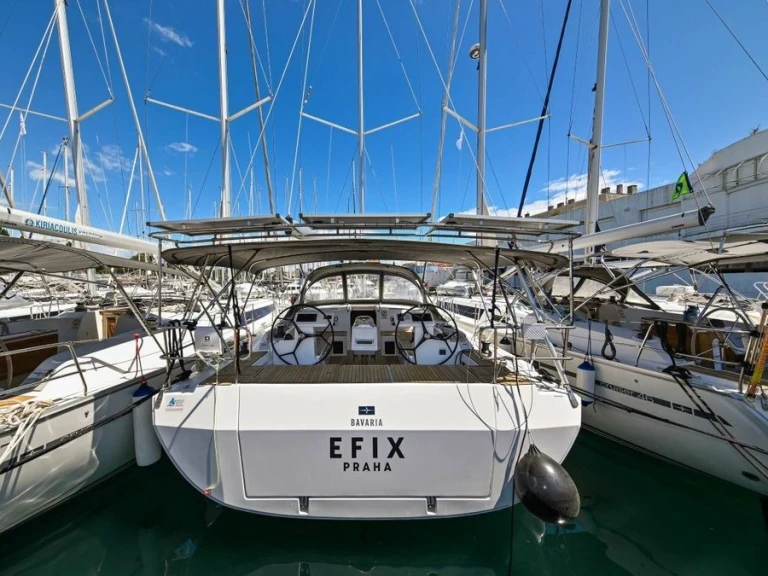 Sailboat rental in Pula - Bavaria Bavaria C45