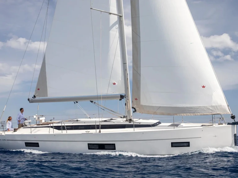 Sailboat rental in Volos - Bavaria Bavaria C45/4 cbs