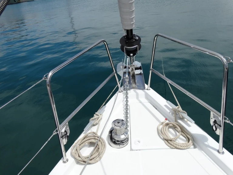 Sailboat for rent Volos at the best price