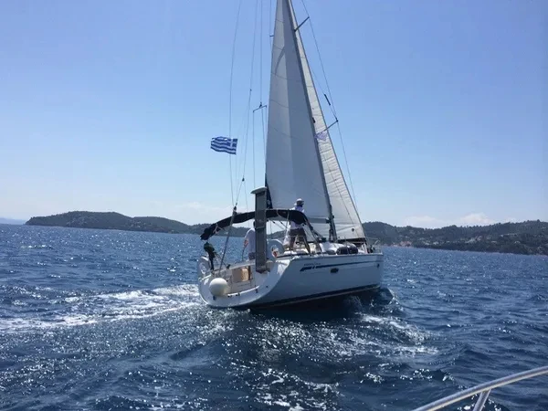 Sailboat rental in Volos - Bavaria Bavaria 39 Cruiser /3cab