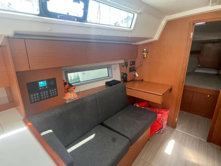 Sailboat rental in Paros (Island) - Bavaria Bavaria C42 /3cab