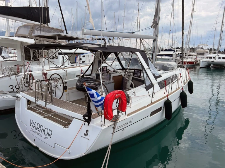 Rent a Bénéteau Oceanis 41 /3cab Gouvia