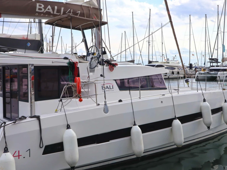 Catamaran for rent Paros (Island) at the best price