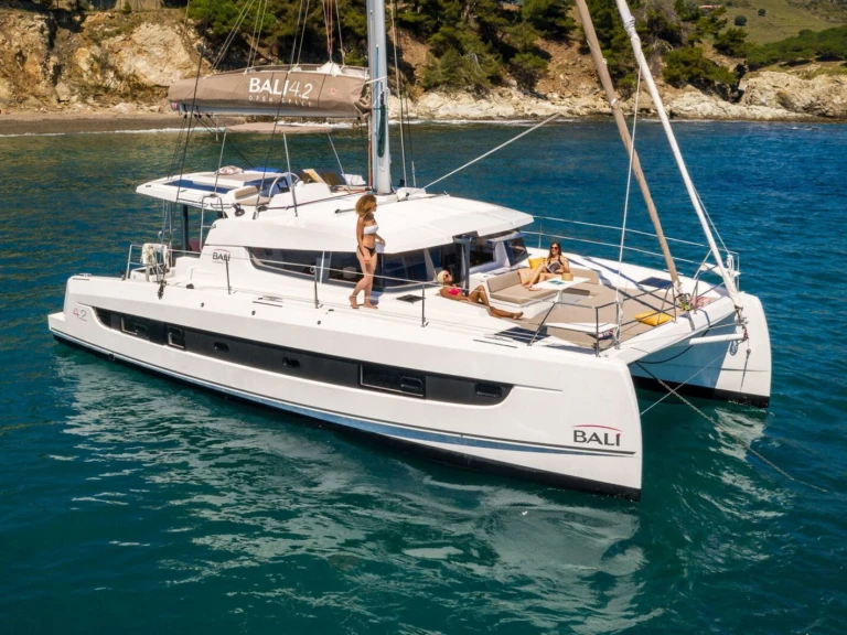 Yacht charter Volos cheap Bali 4.2 CAT/5 cab