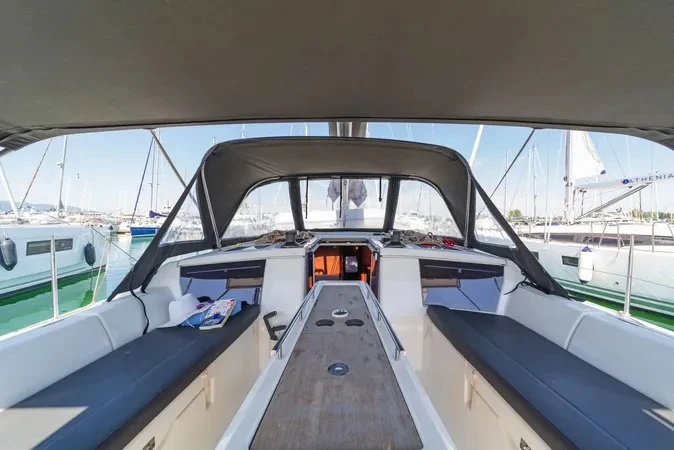 Sailboat for rent Ávdira at the best price