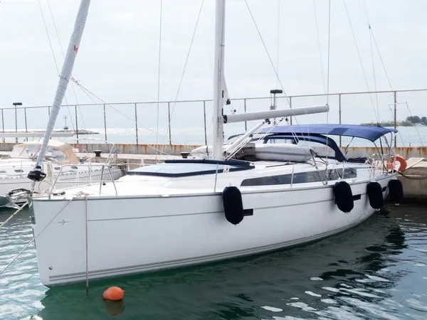 Boat rental Bavaria Bavaria Cruiser 46 /4cab in Volos on Samboat
