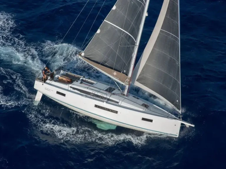 Sailboat rental with or without captain Jeanneau Bormes-les-Mimosas