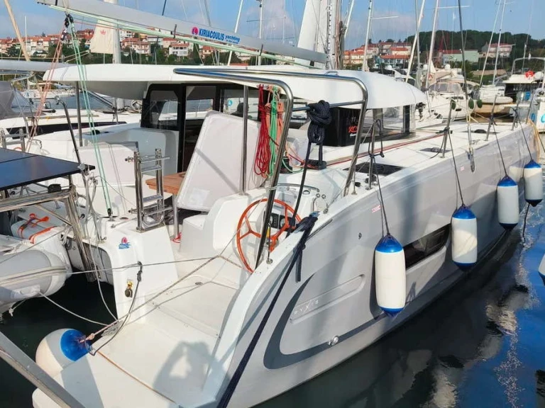 Yacht charter Pula cheap Excess 11 (Cat)/6 cab