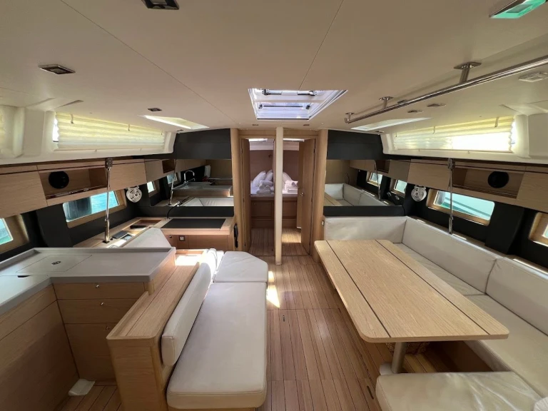 Bénéteau Oceanis 51.1 /6cab charter bareboat or captained in  Gouvia