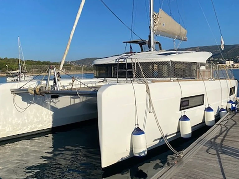 Rent a Lagoon Lagoon 40/4 cab, 2WC Bormes-les-Mimosas