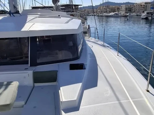 Yacht charter Bormes-les-Mimosas cheap Bali 4.2 CAT/5 cab