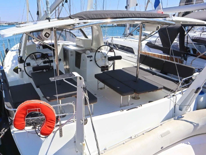 Rent a Jeanneau Sun Loft 47 /7cab Kos