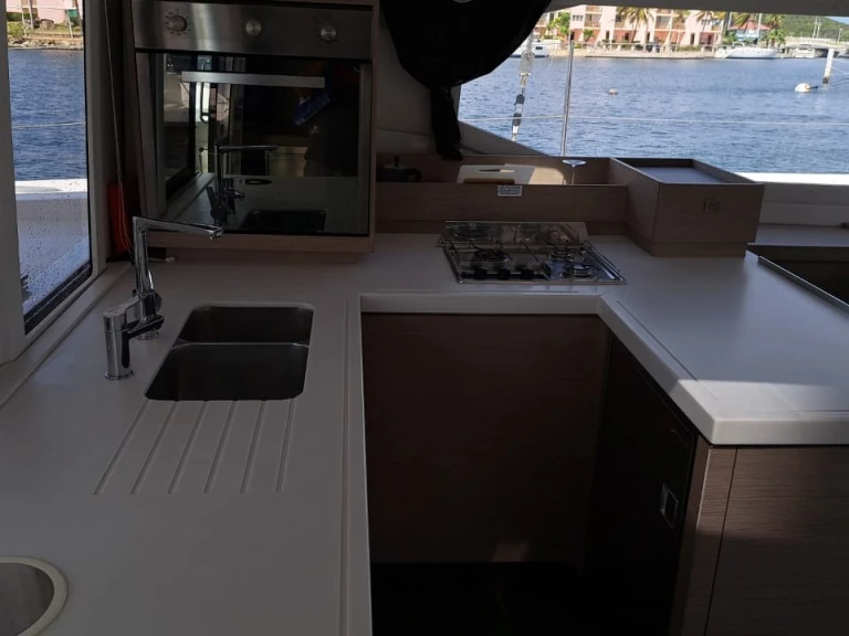 Boat rental Fountaine Pajot Astréa 42 Quatuor CAT/6 cab in Propriano on Samboat