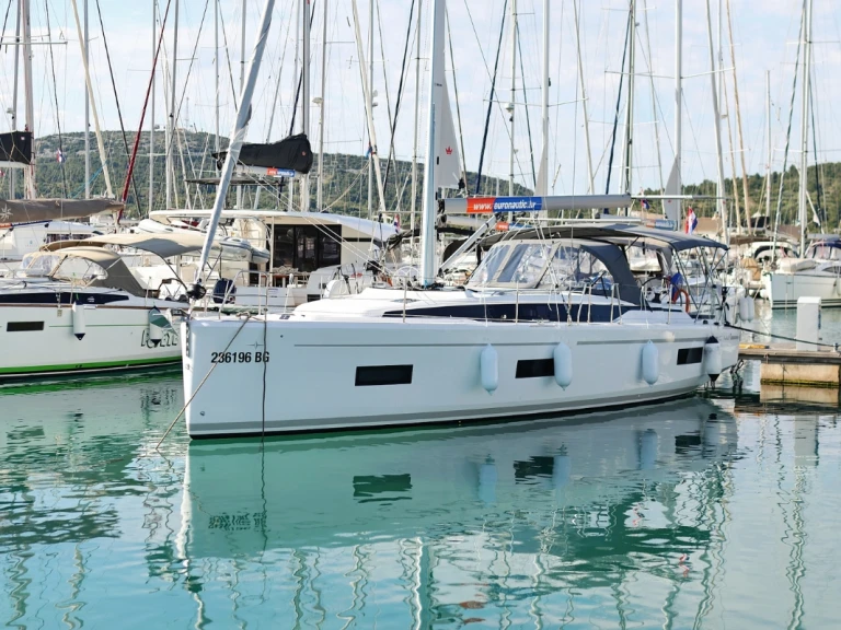 Yacht charter Biograd na Moru cheap Bavaria C42