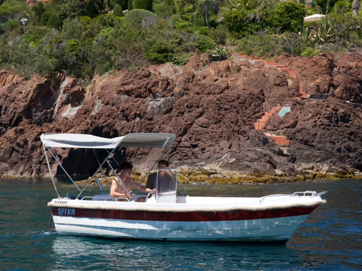 Bareboat Rental Motorboat Selva with a boat licence