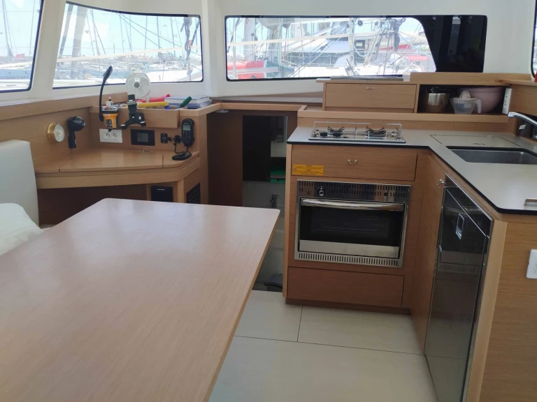 Yacht charter Rhodes (City) cheap Excess 11 (Cat)/6 cab