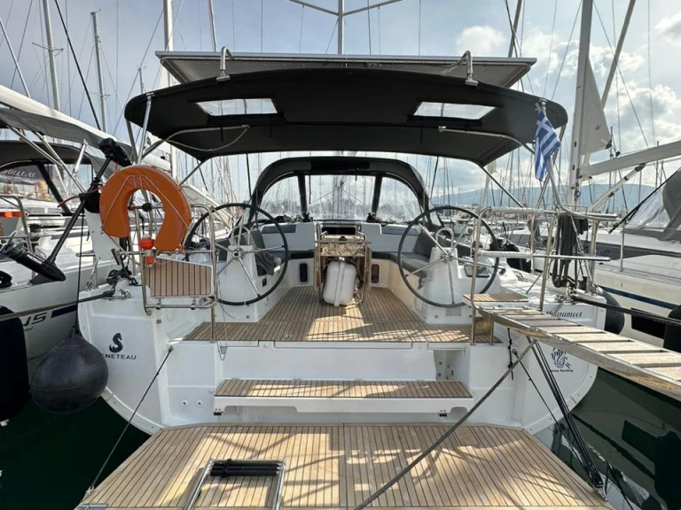 Sailboat rental with or without captain Bénéteau Alimos