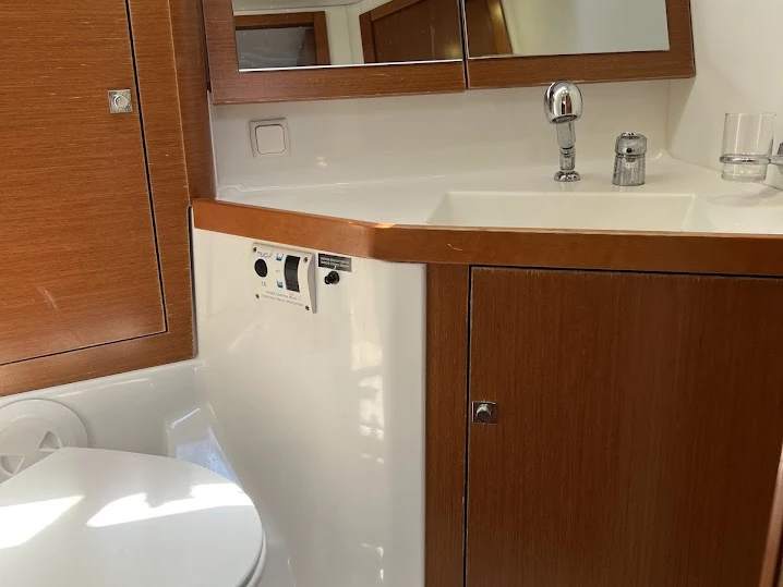 Boat rental Bénéteau Oceanis 45 /4cab in Gouvia on Samboat