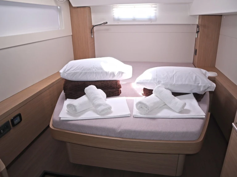Yacht charter Alimos cheap Lagoon 46/6 cab