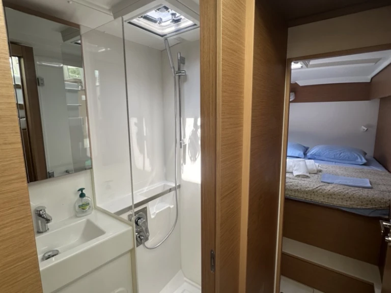 Boat rental Excess Excess 11 (Cat)/6 cab in Tivat on Samboat