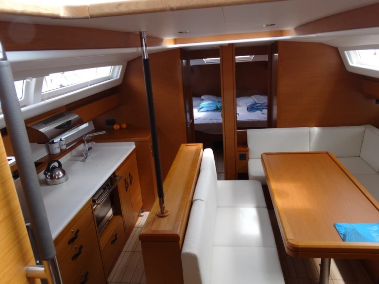 Yacht charter Volos cheap Jeanneau 54 /6cab