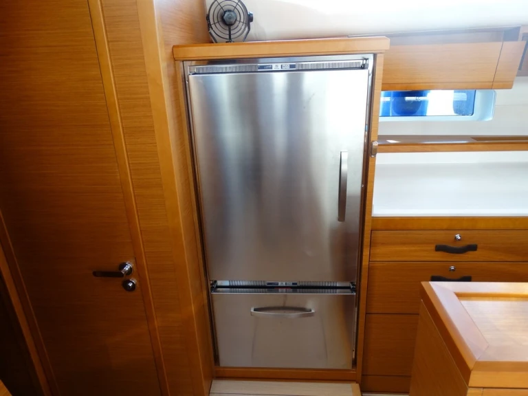 Boat rental Jeanneau Jeanneau 54 /6cab in Volos on Samboat