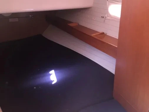Sailboat rental in Néa Péramos - Bavaria Bavaria 43 Cruiser /3cab