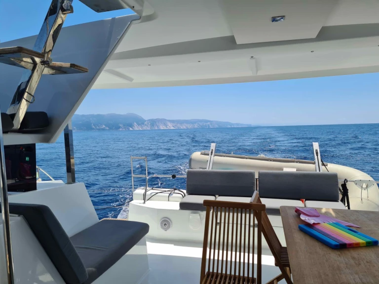 Catamaran for rent Lefkáda at the best price