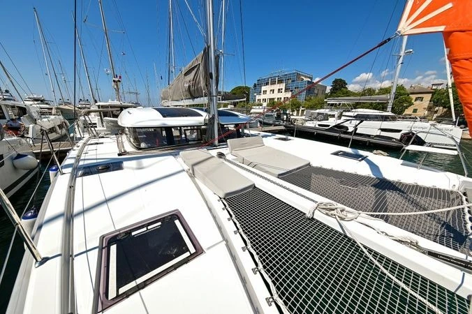 Catamaran for rent Pula at the best price