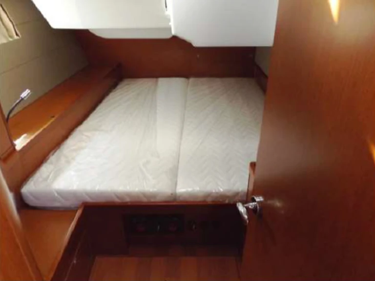 Bénéteau Oceanis 48 /5cab charter bareboat or captained in  Kalkara