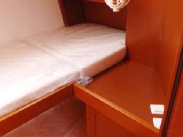 Yacht charter Kalkara cheap Oceanis 48 /5cab