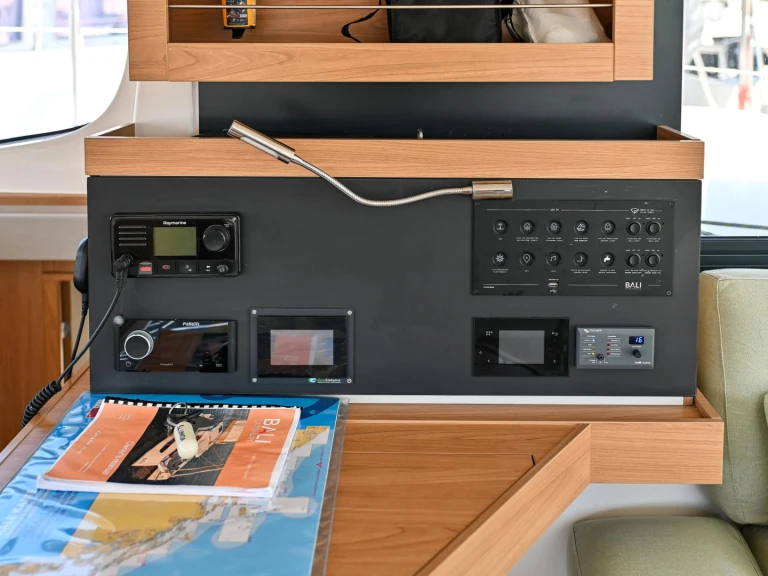 Bali Bali Catsmart/6 cab in Tivat on SamBoat