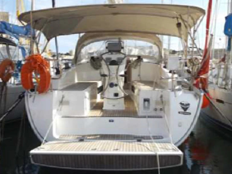 Bavaria Bavaria Cruiser 36 /3cab in Kalkara on SamBoat