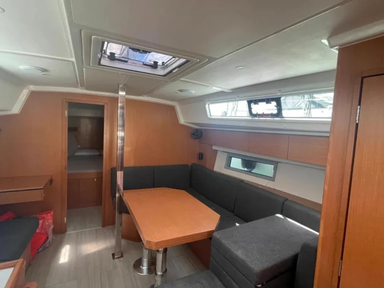 Bareboat Rental Sailboat Bavaria with a boat licence
