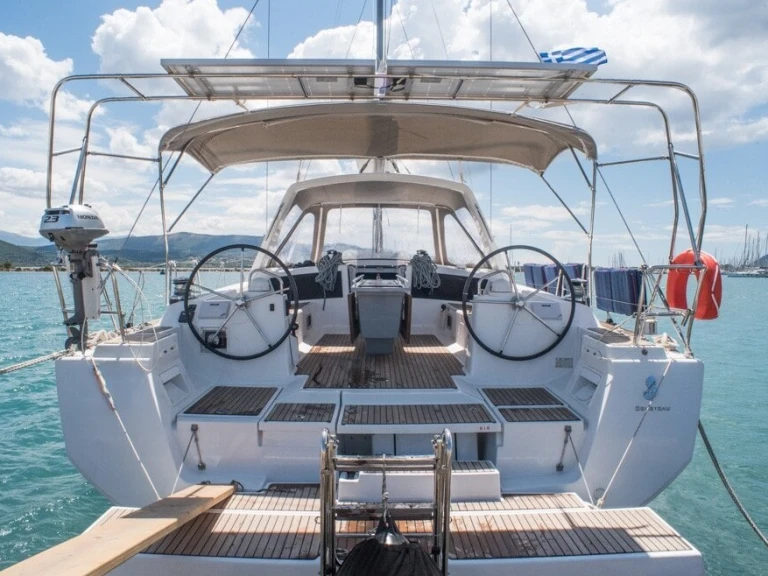 Sailboat for rent Ávdira at the best price