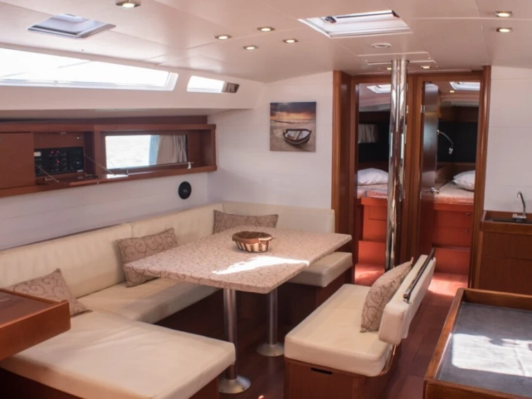Bénéteau Oceanis 48 /5cab in Ávdira on SamBoat