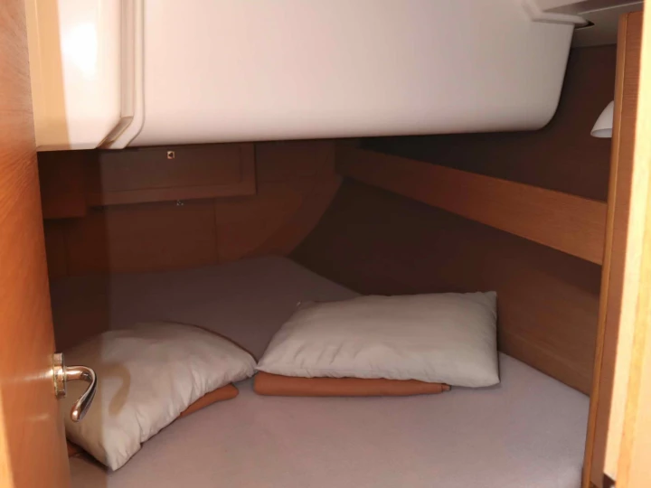 Yacht charter Alimos cheap Dufour 382 /3cab