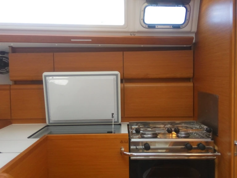 Yacht charter Alimos cheap Sun Odyssey 449 /4cab