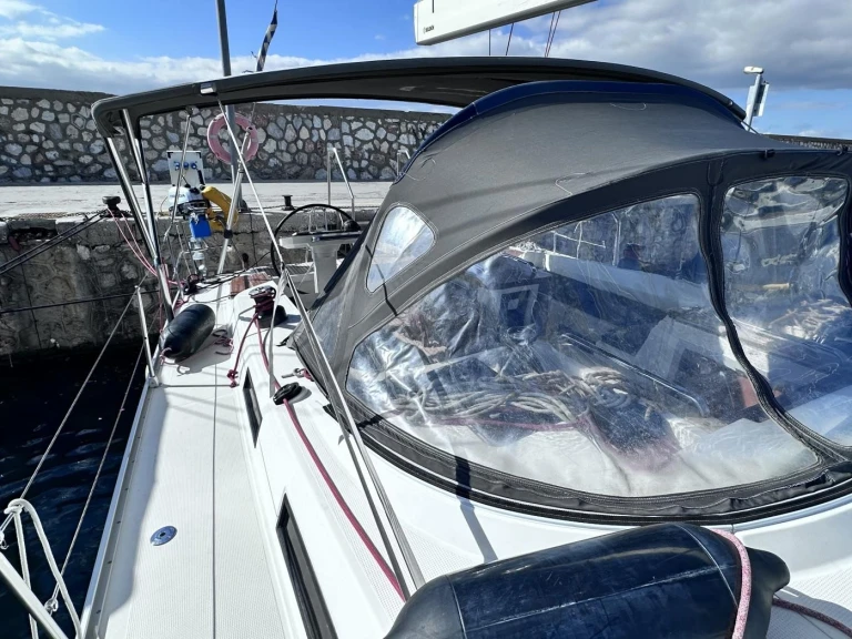 Bareboat Rental Sailboat Bavaria with a boat licence