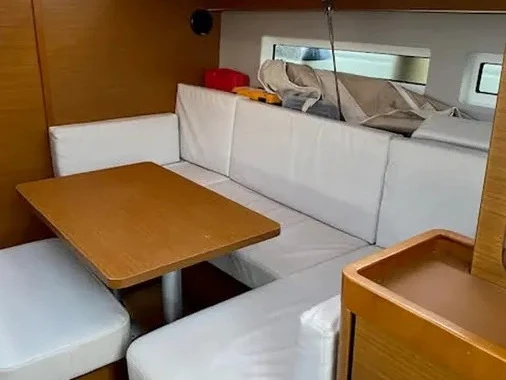 Jeanneau Sun Odyssey 440 (4cab) in Paros (Island) on SamBoat