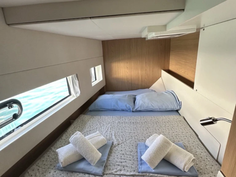 Rent a Bali Bali Catsmart/6 cab Tivat