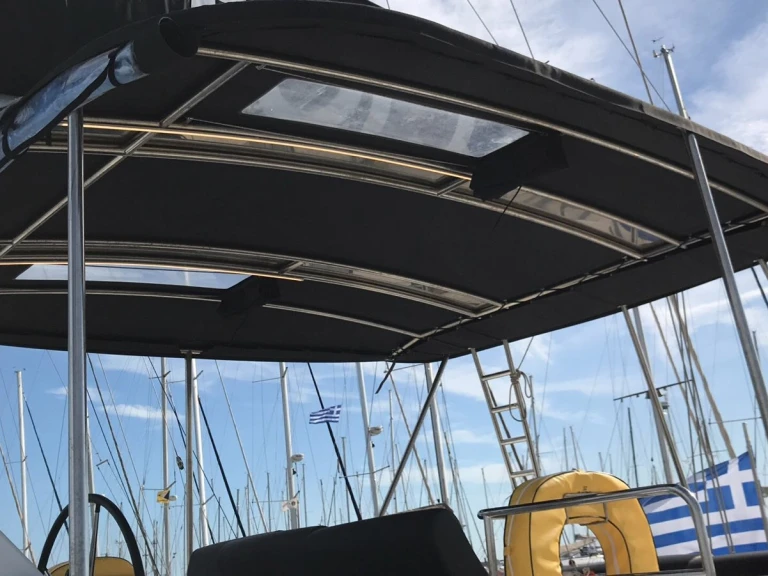Lagoon Lagoon 50/6 cab in Alimos on SamBoat