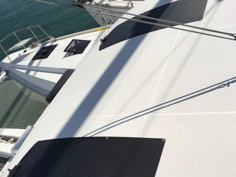 Rent a Lagoon Lagoon 50/6 cab Alimos