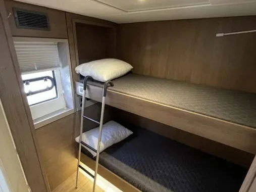 Rent a Bali Bali 4.8/6 cab Alimos